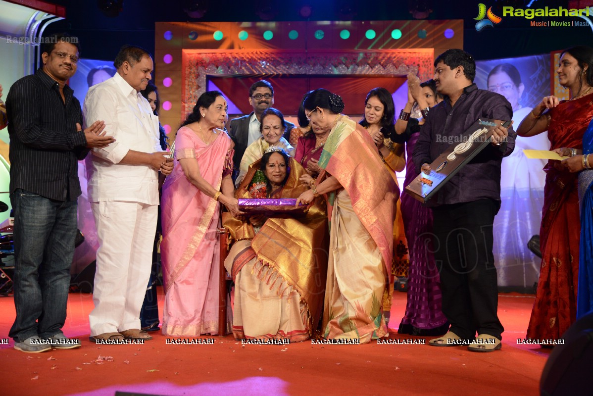 Presentation Ceremony of P. Susheela Award 2013 to Vani Jayaram