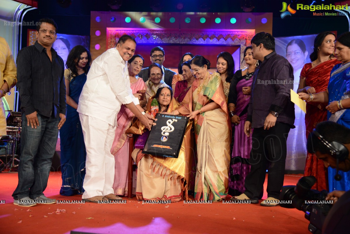 Presentation Ceremony of P. Susheela Award 2013 to Vani Jayaram