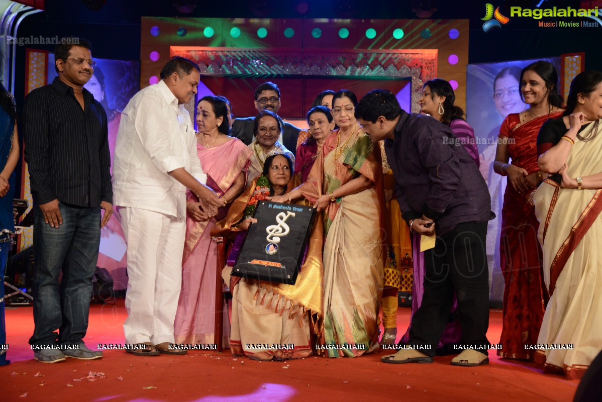 Presentation Ceremony of P. Susheela Award 2013 to Vani Jayaram