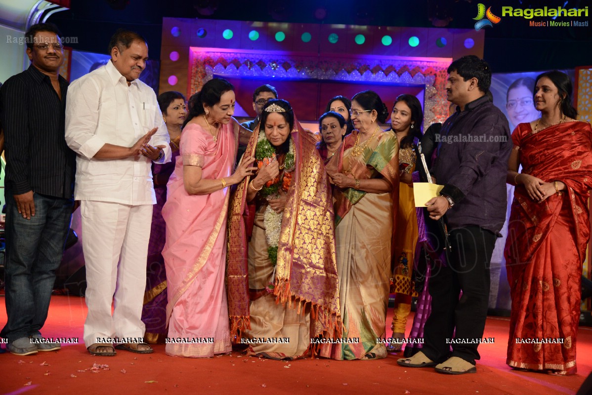 Presentation Ceremony of P. Susheela Award 2013 to Vani Jayaram