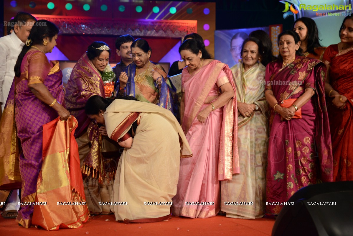 Presentation Ceremony of P. Susheela Award 2013 to Vani Jayaram