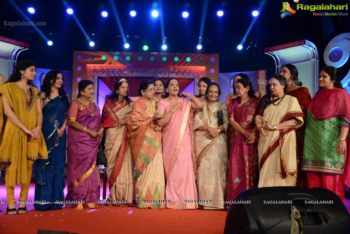 Presentation Ceremony of P. Susheela Award 2013 to Vani Jayaram