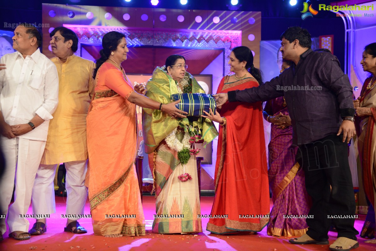 Presentation Ceremony of P. Susheela Award 2013 to Vani Jayaram