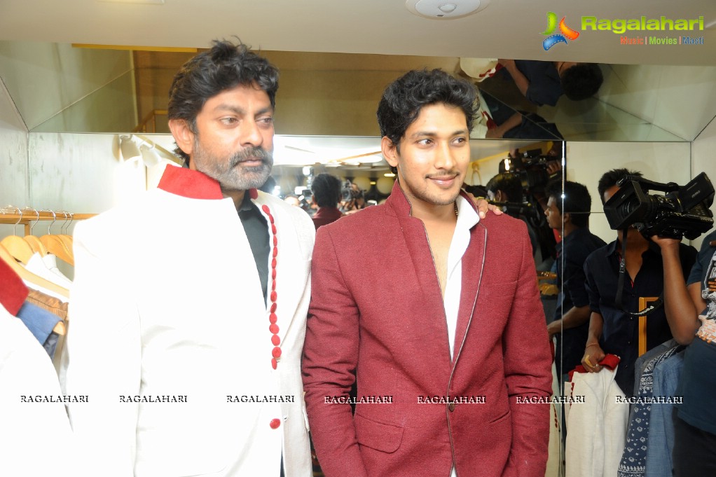 Jagapathi Babu inaugurates Raamz Designer Stores, Hyderabad