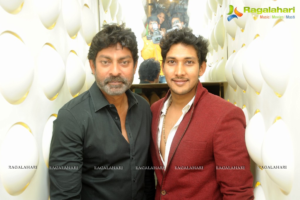 Jagapathi Babu inaugurates Raamz Designer Stores, Hyderabad