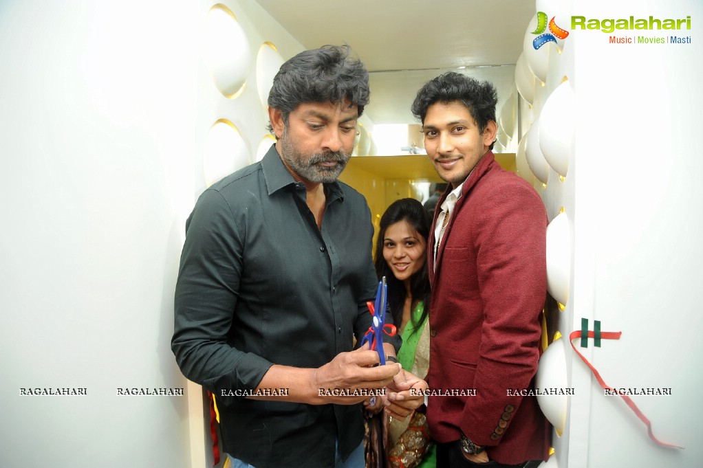 Jagapathi Babu inaugurates Raamz Designer Stores, Hyderabad