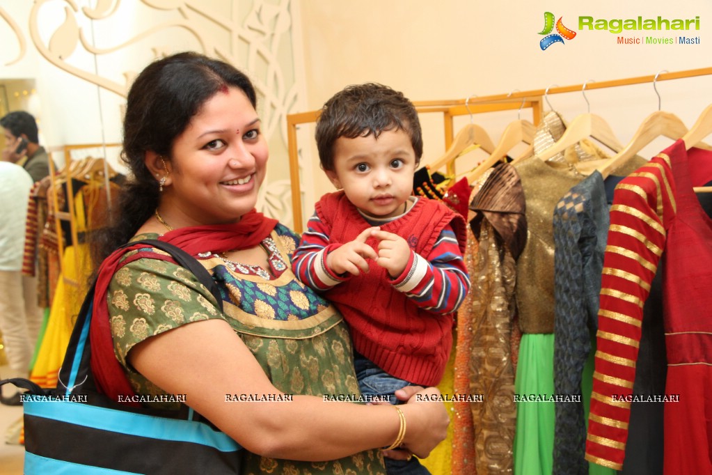 Jagapathi Babu inaugurates Raamz Designer Stores, Hyderabad