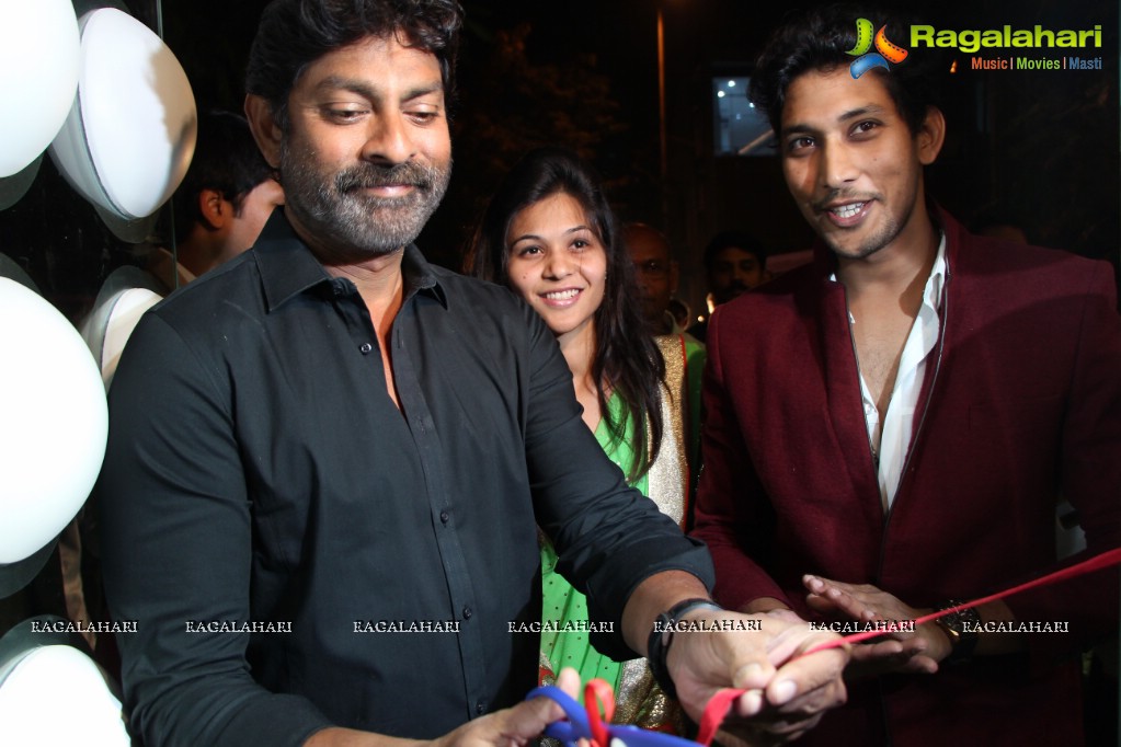 Jagapathi Babu inaugurates Raamz Designer Stores, Hyderabad