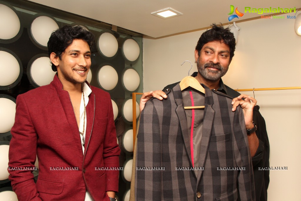 Jagapathi Babu inaugurates Raamz Designer Stores, Hyderabad