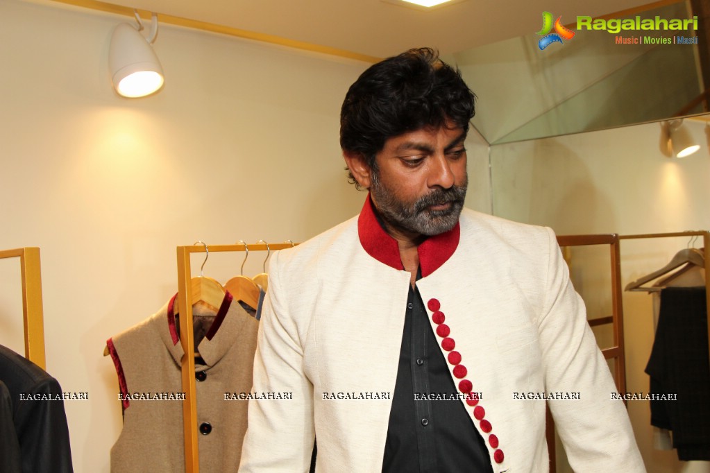 Jagapathi Babu inaugurates Raamz Designer Stores, Hyderabad