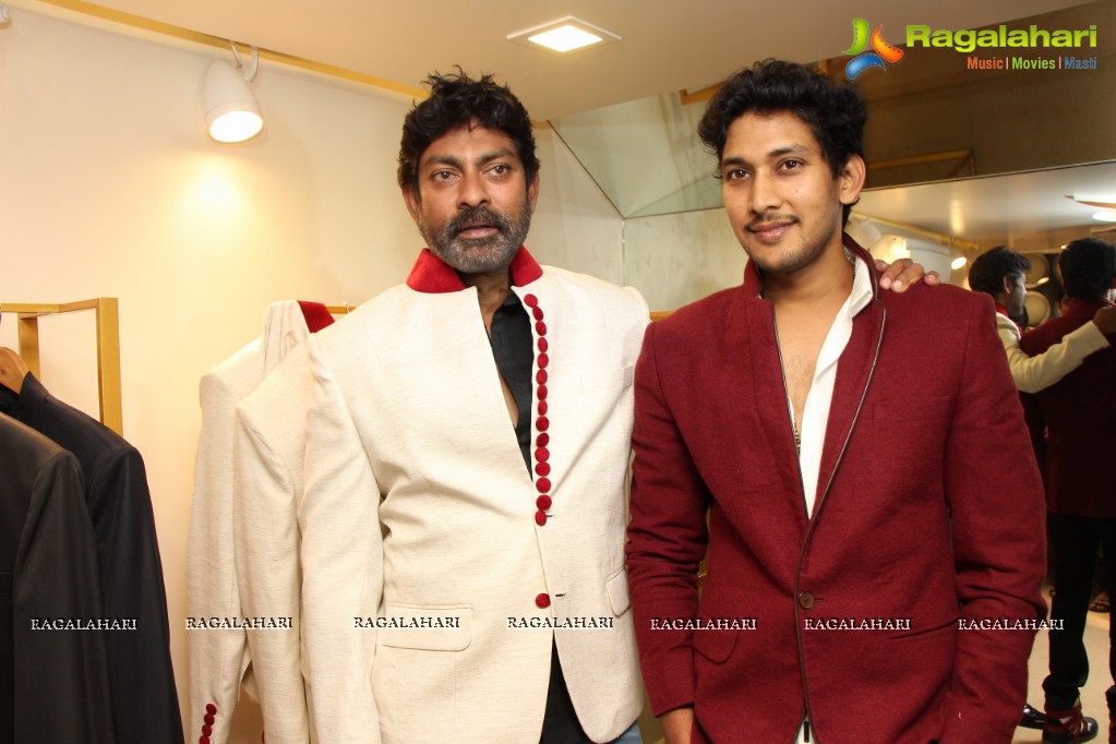 Jagapathi Babu inaugurates Raamz Designer Stores, Hyderabad