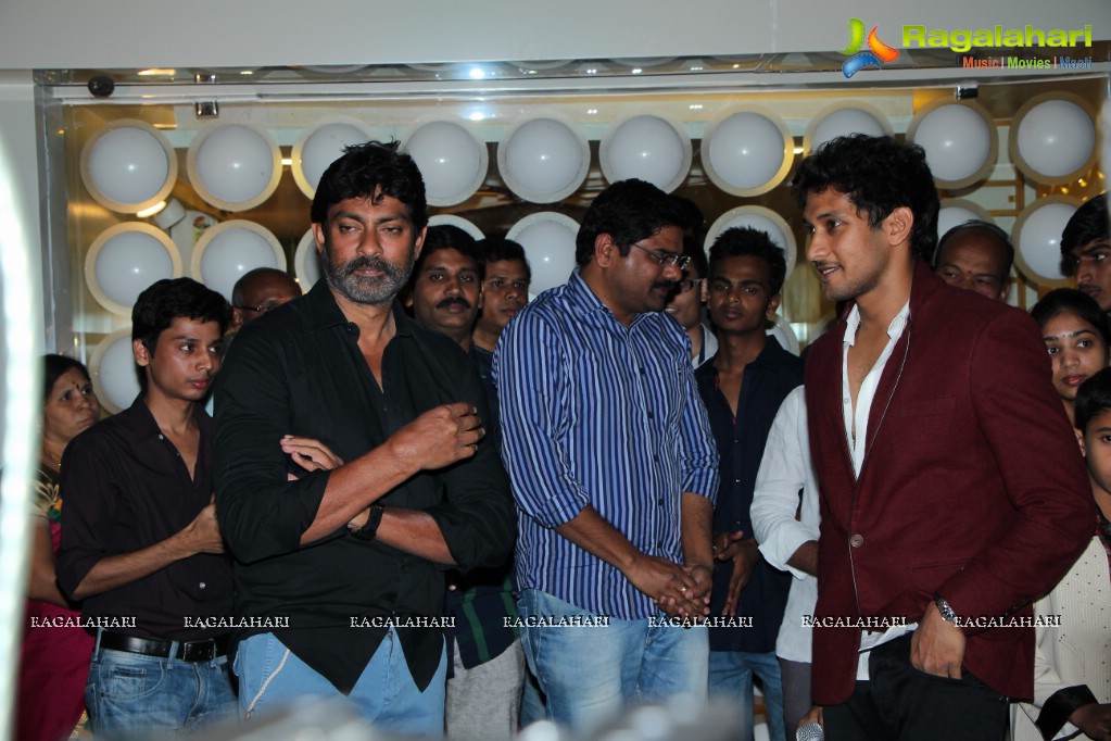 Jagapathi Babu inaugurates Raamz Designer Stores, Hyderabad