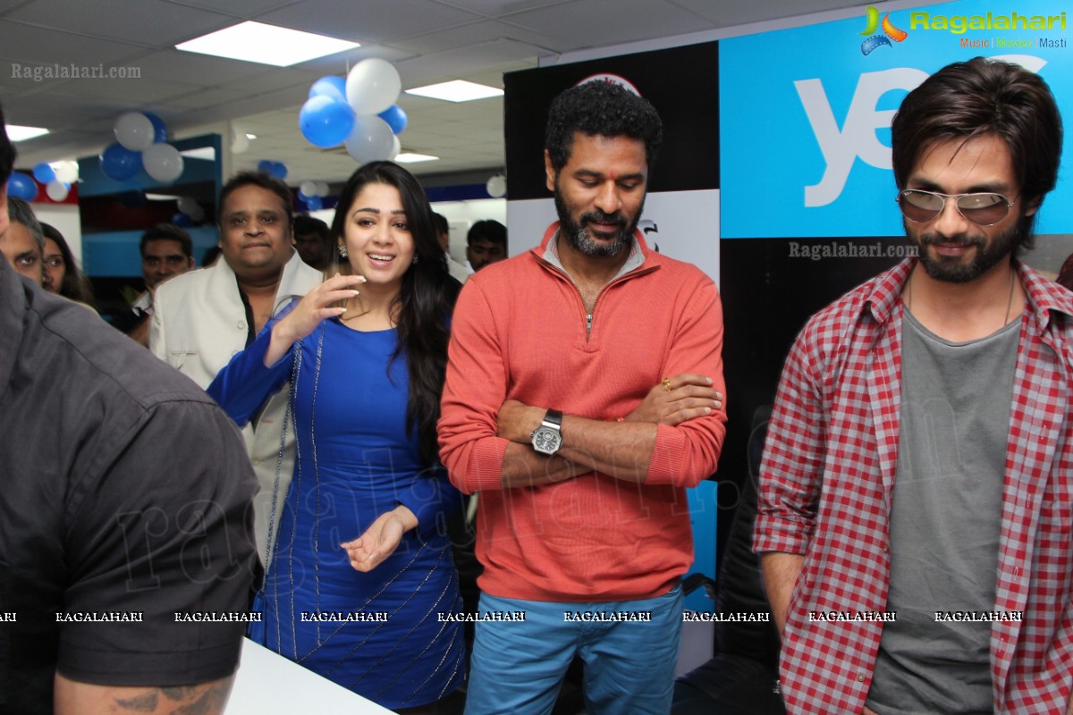 R... Rajkumar Team at Yes Mart, Hyderabad