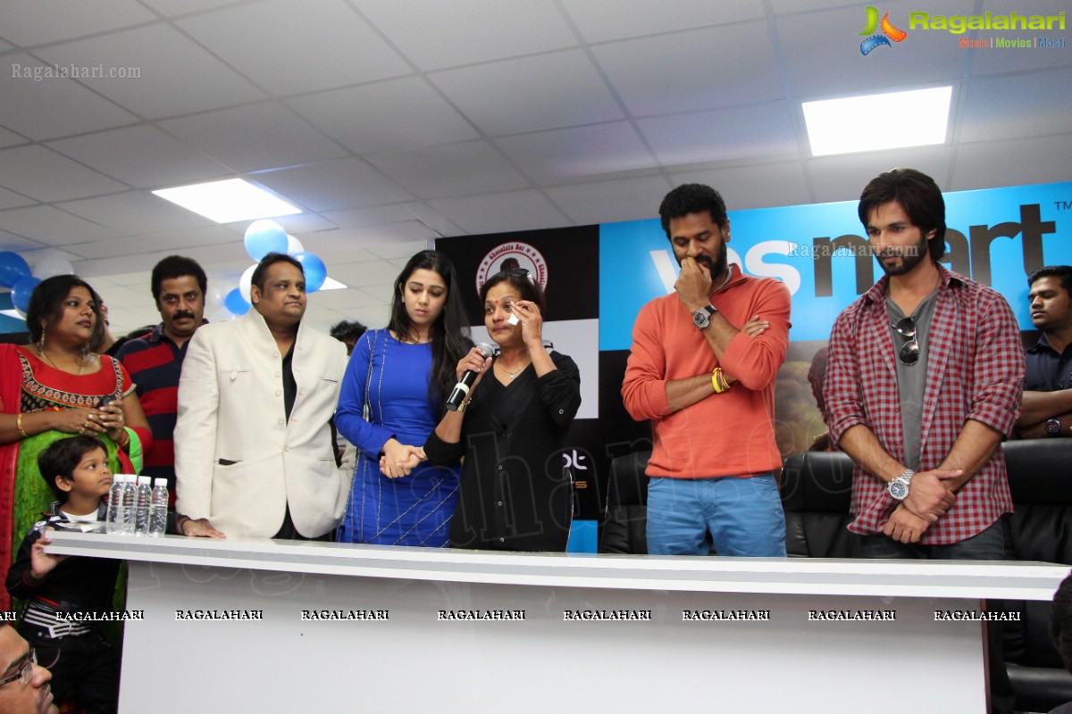 R... Rajkumar Team at Yes Mart, Hyderabad