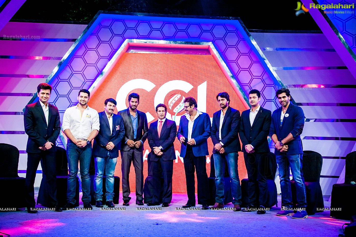 Sachin Tendulkar launches Celebrity Cricket League 4