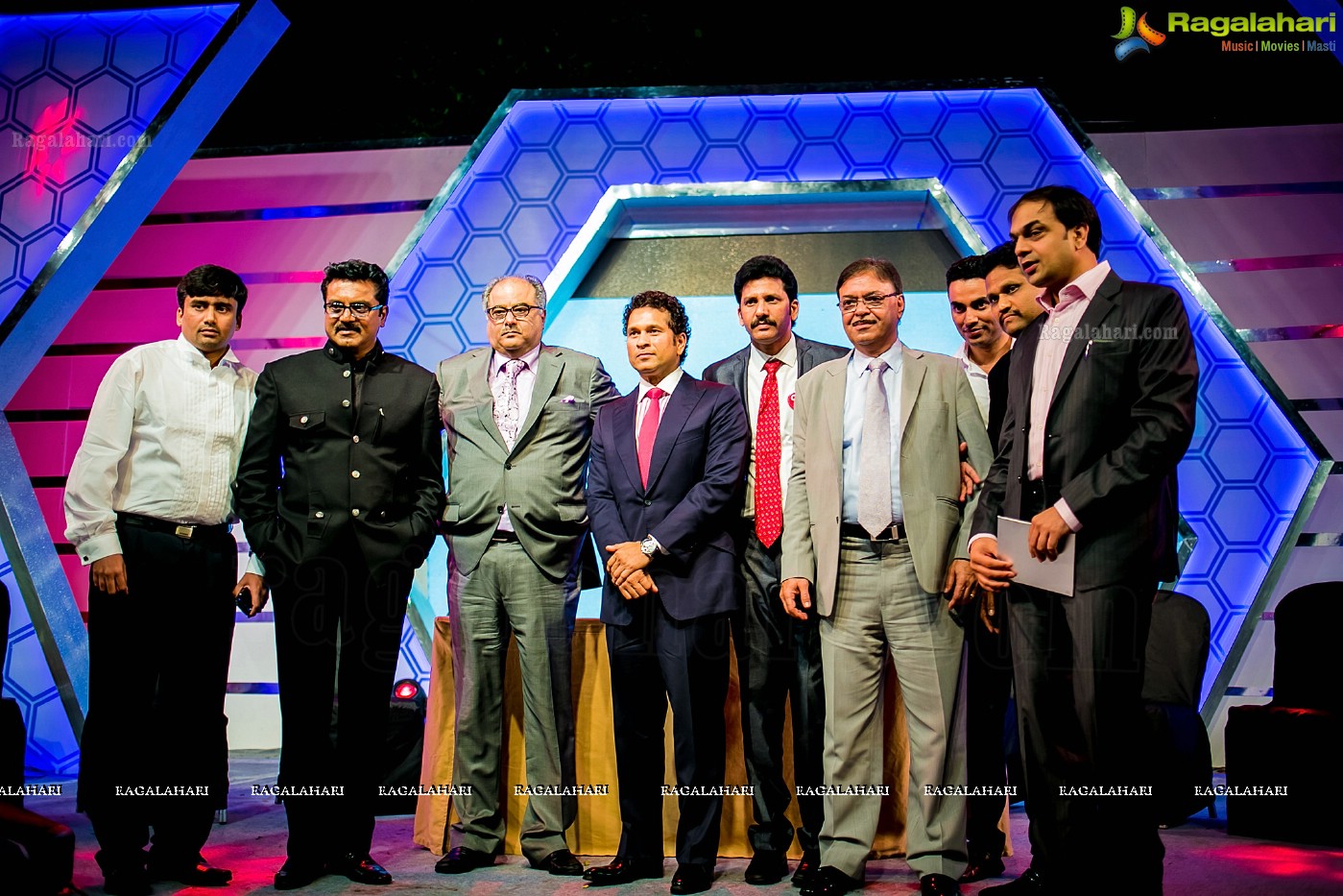 Sachin Tendulkar launches Celebrity Cricket League 4