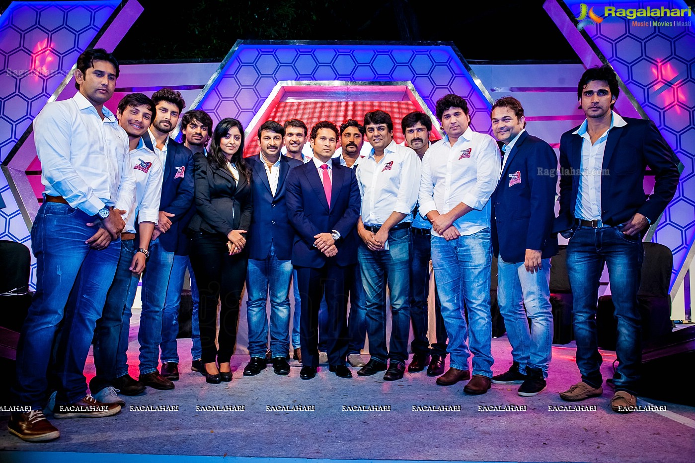 Sachin Tendulkar launches Celebrity Cricket League 4