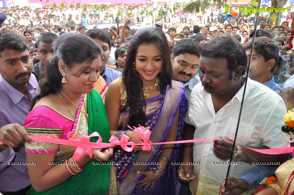 Catherine Tresa inaugurates Shree Nikethan at Rajahmundry