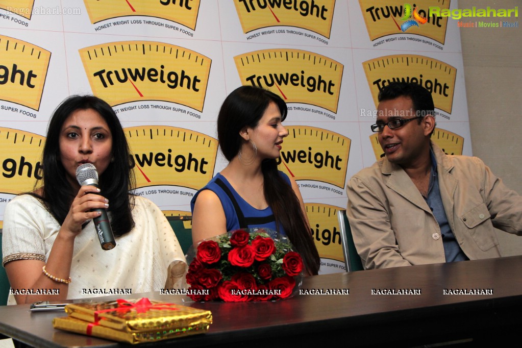 'Ultimate Guide to True Weight Loss' Book Launch by Saloni Aswani