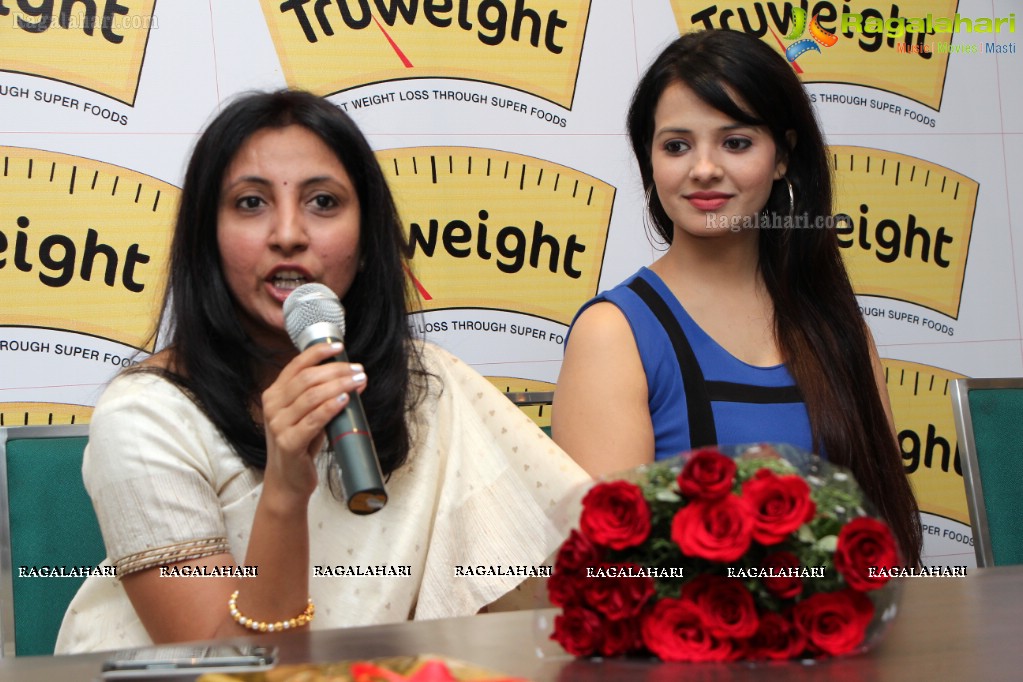 'Ultimate Guide to True Weight Loss' Book Launch by Saloni Aswani