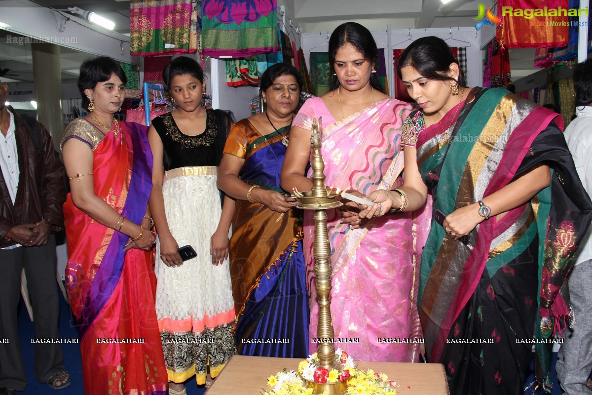 Styles N Weaves Expo at Kamma Sangham (Dec 2013), Hyderabad