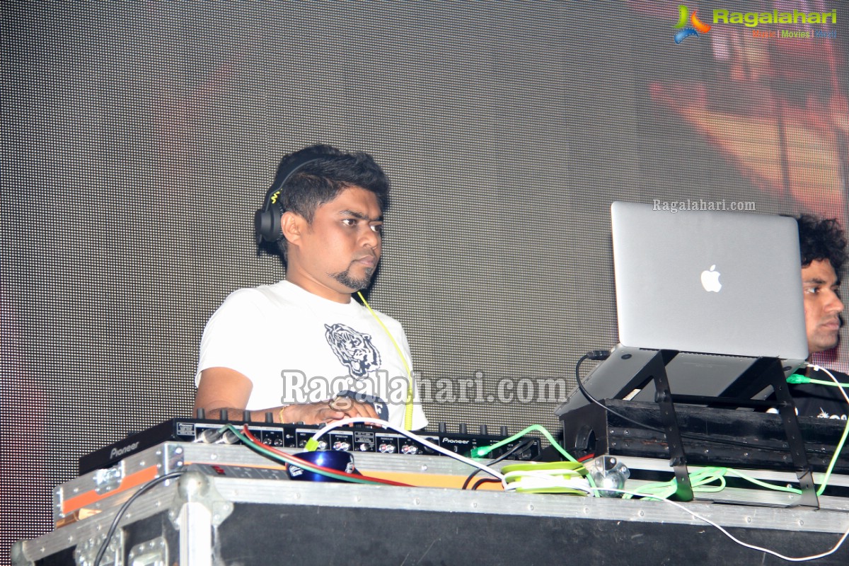 Hip Hop Ryde with DJ Wally at Bottles & Chimney, Hyderabad