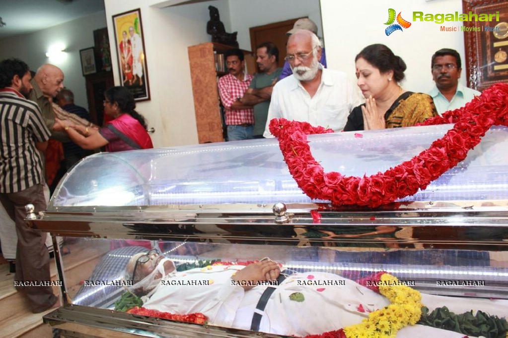 Celebrities pay tributes to K. Balachander