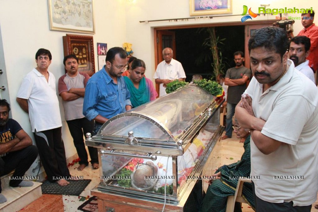 Celebrities pay tributes to K. Balachander