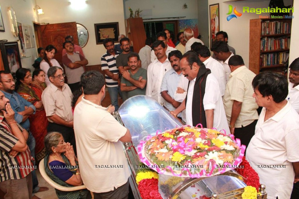 Celebrities pay tributes to K. Balachander