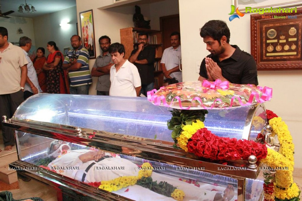 Celebrities pay tributes to K. Balachander