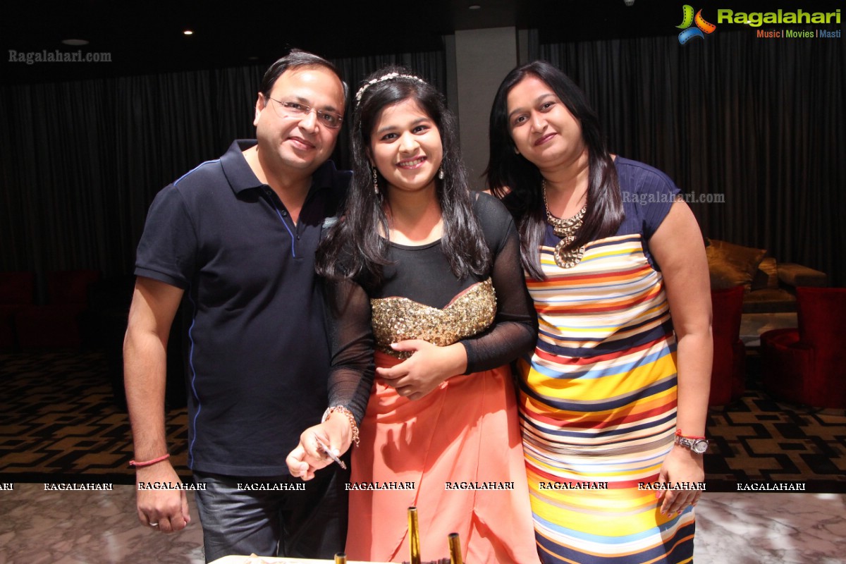 Aakanksha Kedia Tolasariya's Daughter Harshita's Birthday Celebrations 2014 at Taj Vivanta