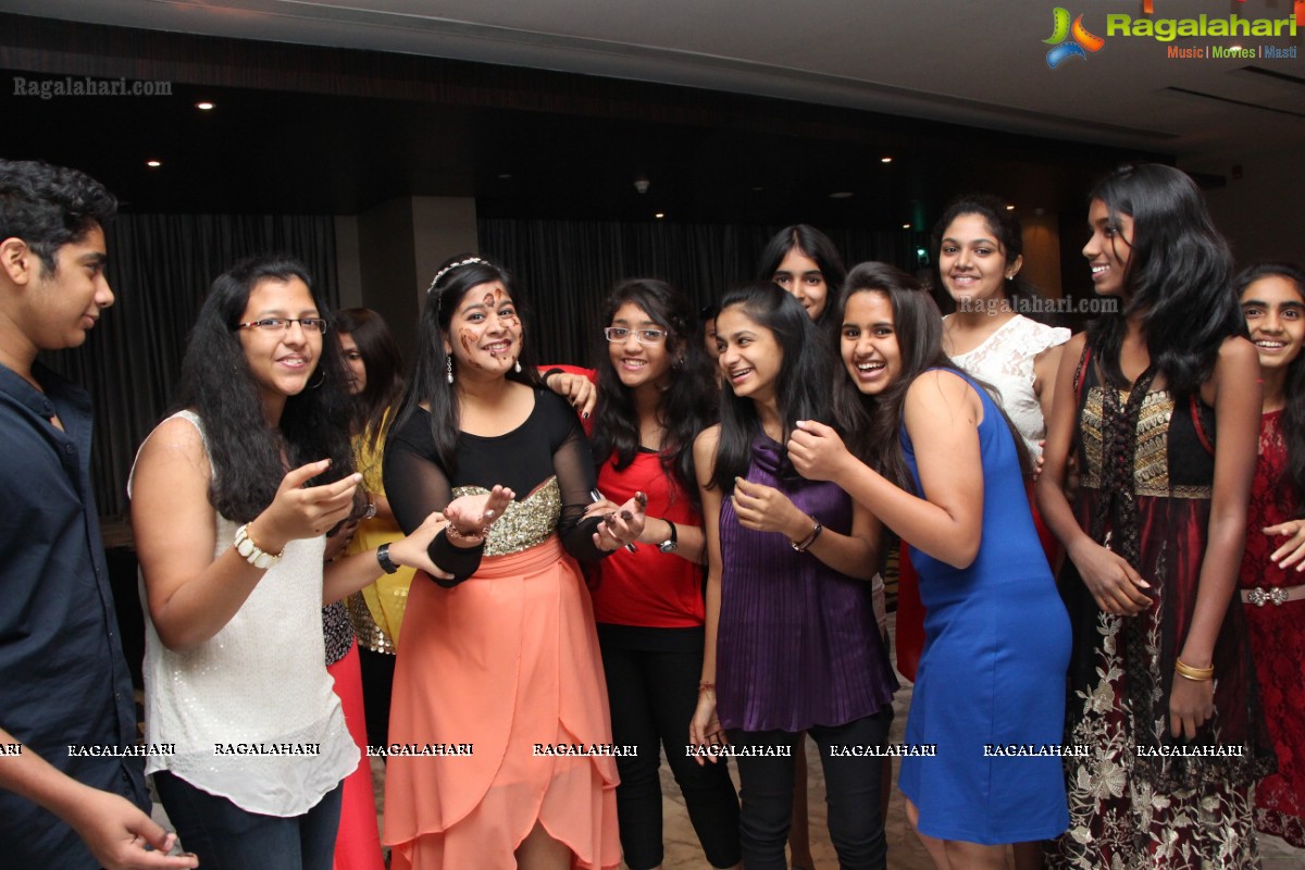 Aakanksha Kedia Tolasariya's Daughter Harshita's Birthday Celebrations 2014 at Taj Vivanta