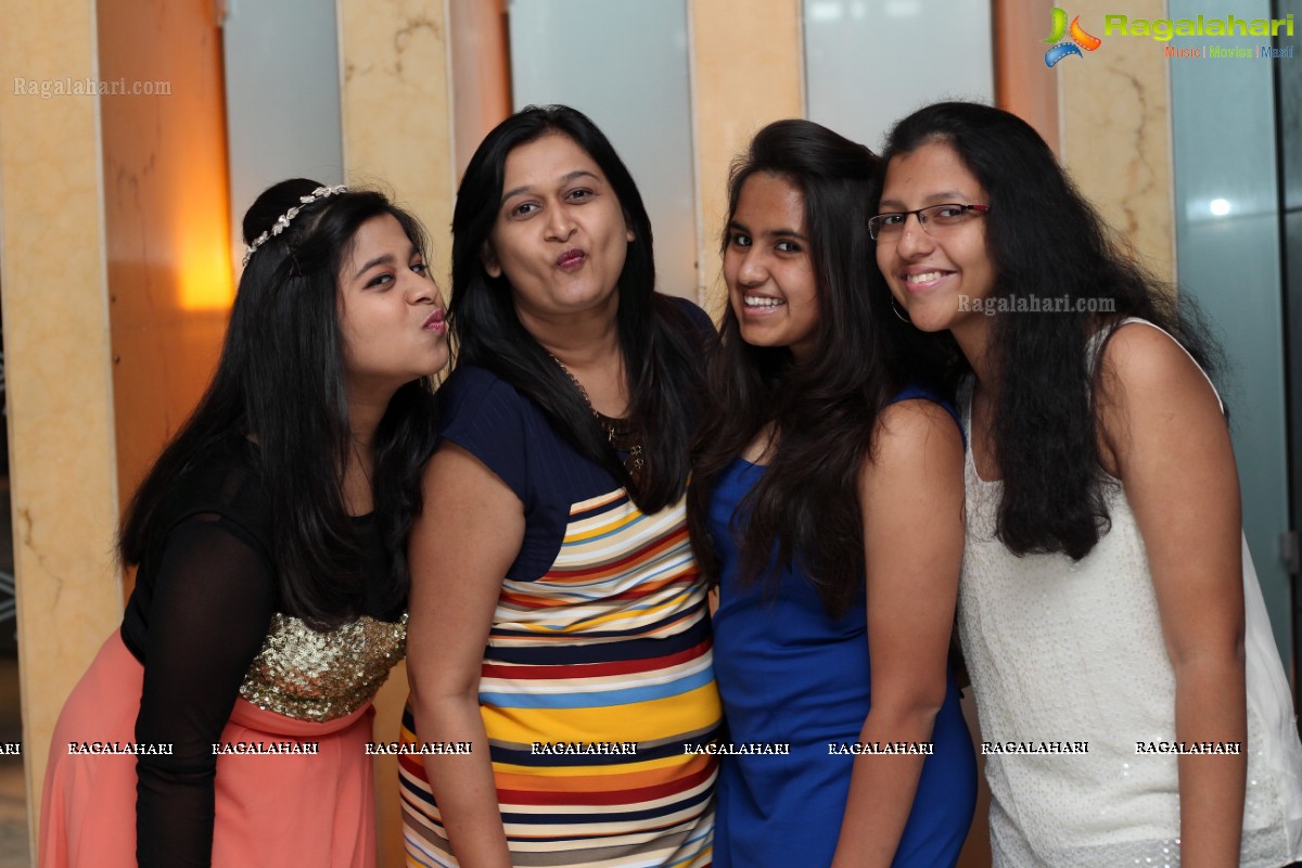 Aakanksha Kedia Tolasariya's Daughter Harshita's Birthday Celebrations 2014 at Taj Vivanta