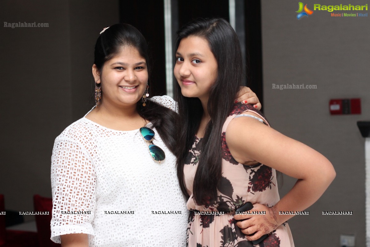 Aakanksha Kedia Tolasariya's Daughter Harshita's Birthday Celebrations 2014 at Taj Vivanta