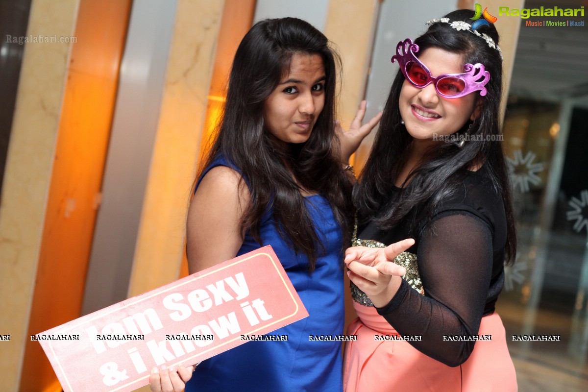 Aakanksha Kedia Tolasariya's Daughter Harshita's Birthday Celebrations 2014 at Taj Vivanta