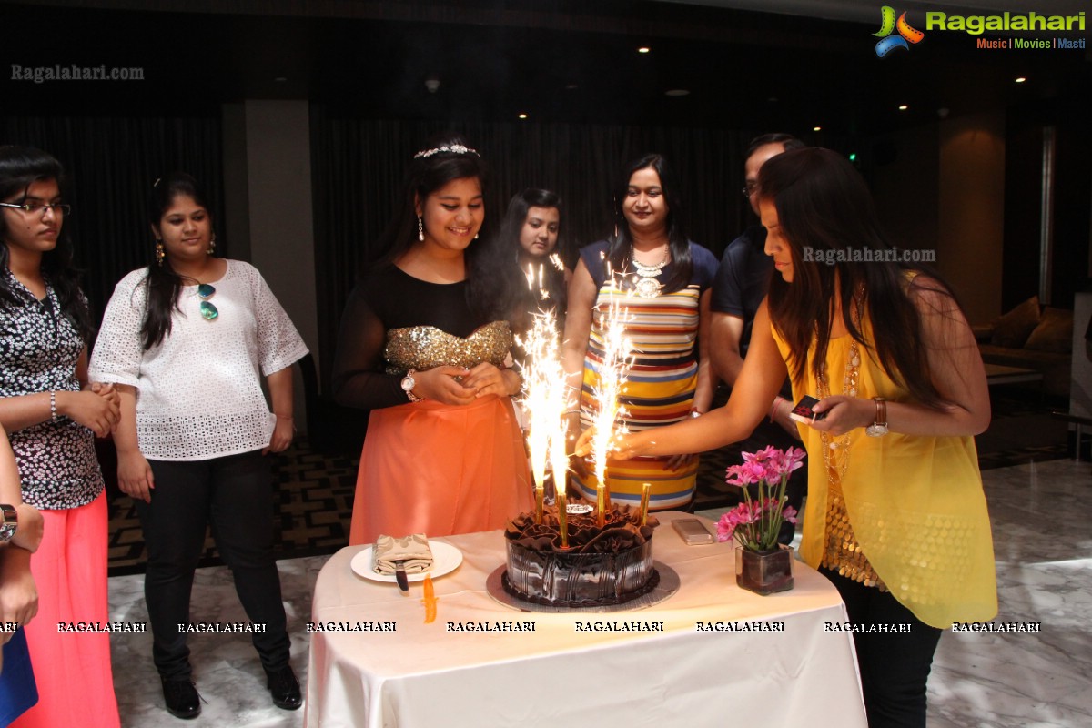 Aakanksha Kedia Tolasariya's Daughter Harshita's Birthday Celebrations 2014 at Taj Vivanta