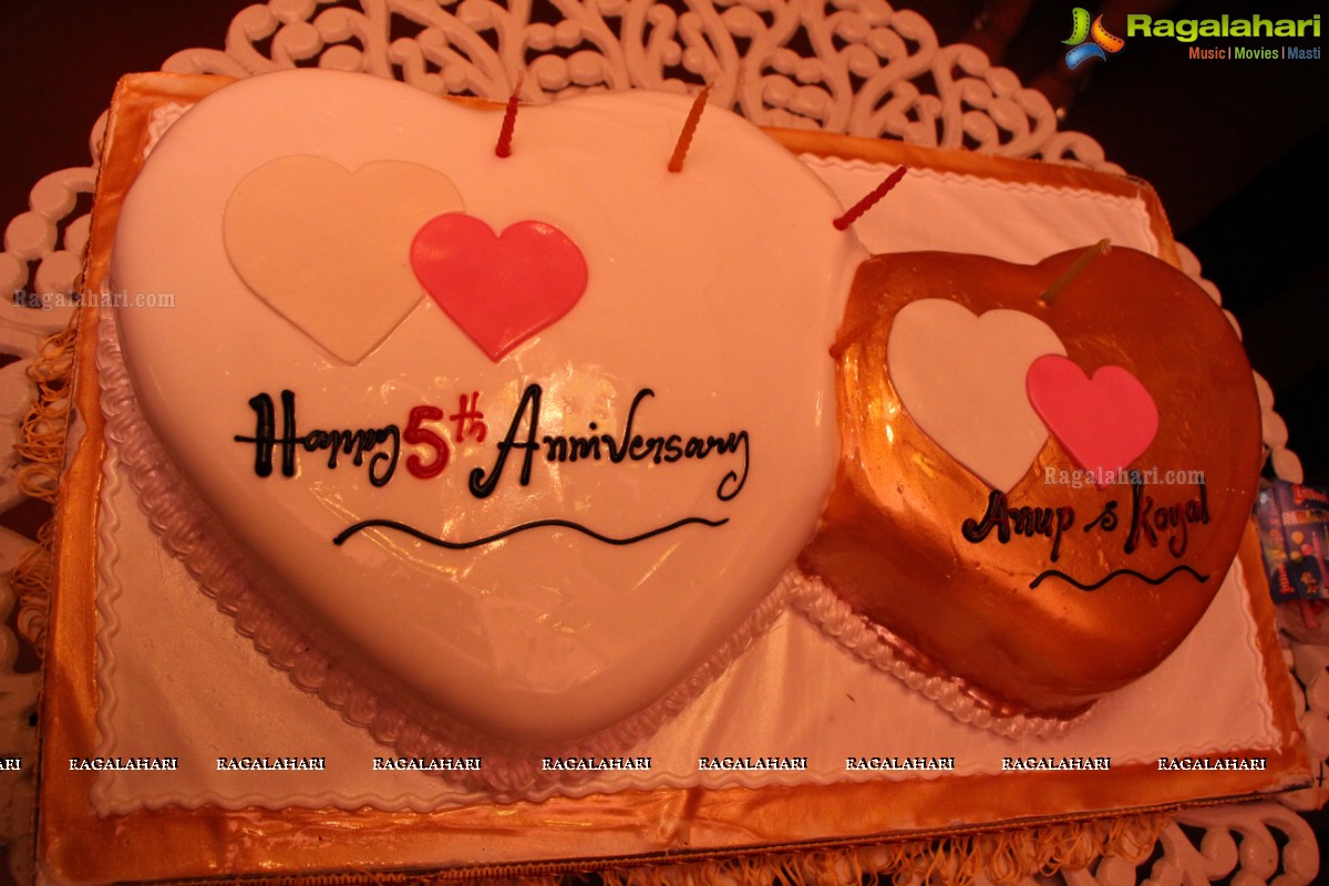 Anup-Koyal Chandak's 5th Anniversary Celebrations