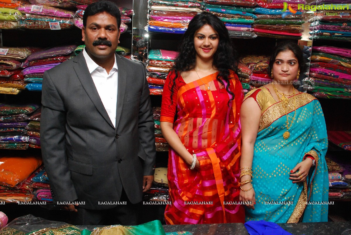 Kamna Jethmalani launches GC Hypermart, Hyderabad
