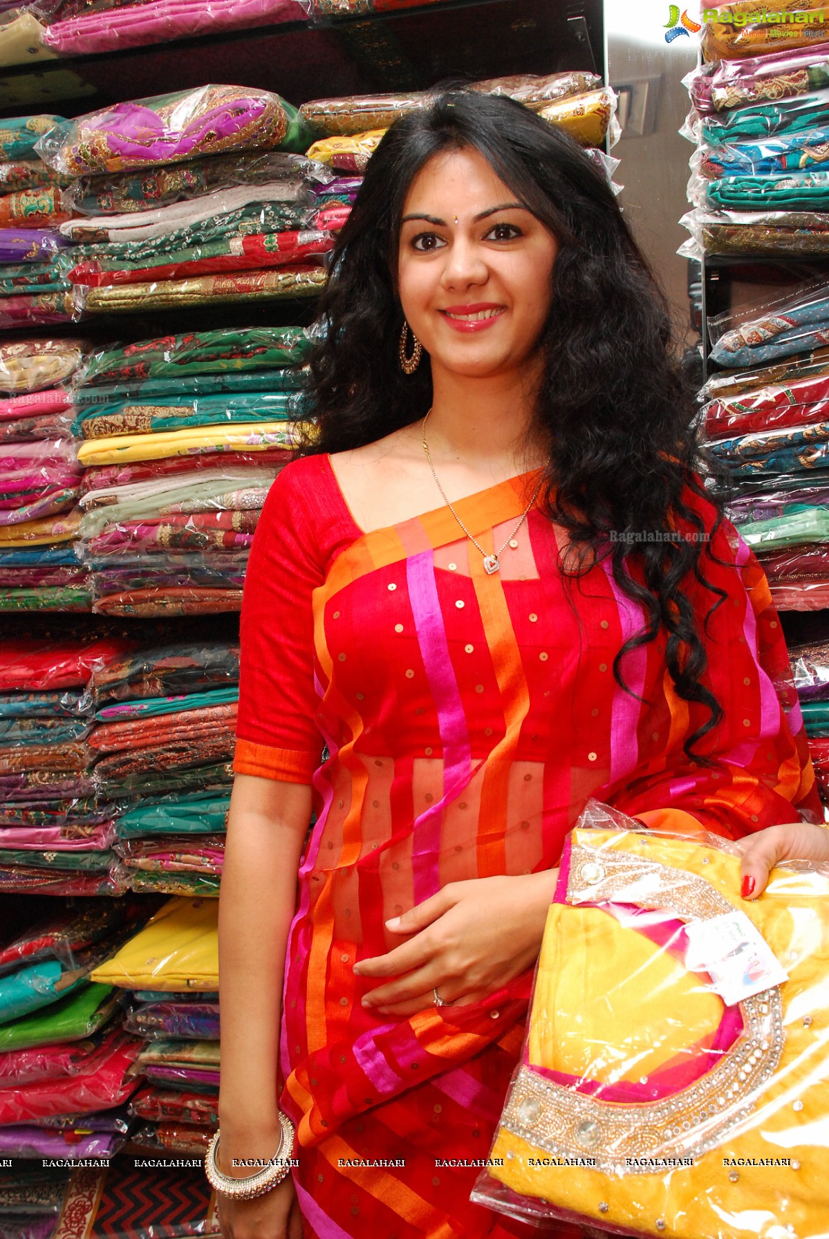 Kamna Jethmalani launches GC Hypermart, Hyderabad