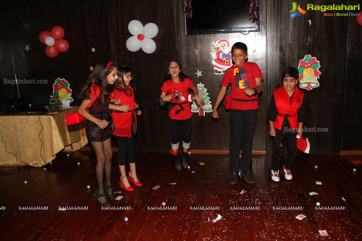 Mom n Kiddos Club Christmas Theme Celebrations 2014