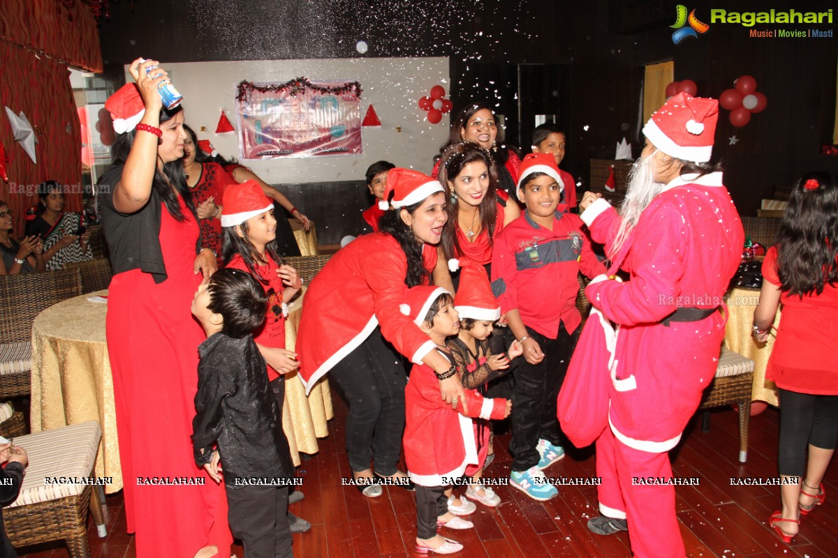 Mom n Kiddos Club Christmas Theme Celebrations 2014