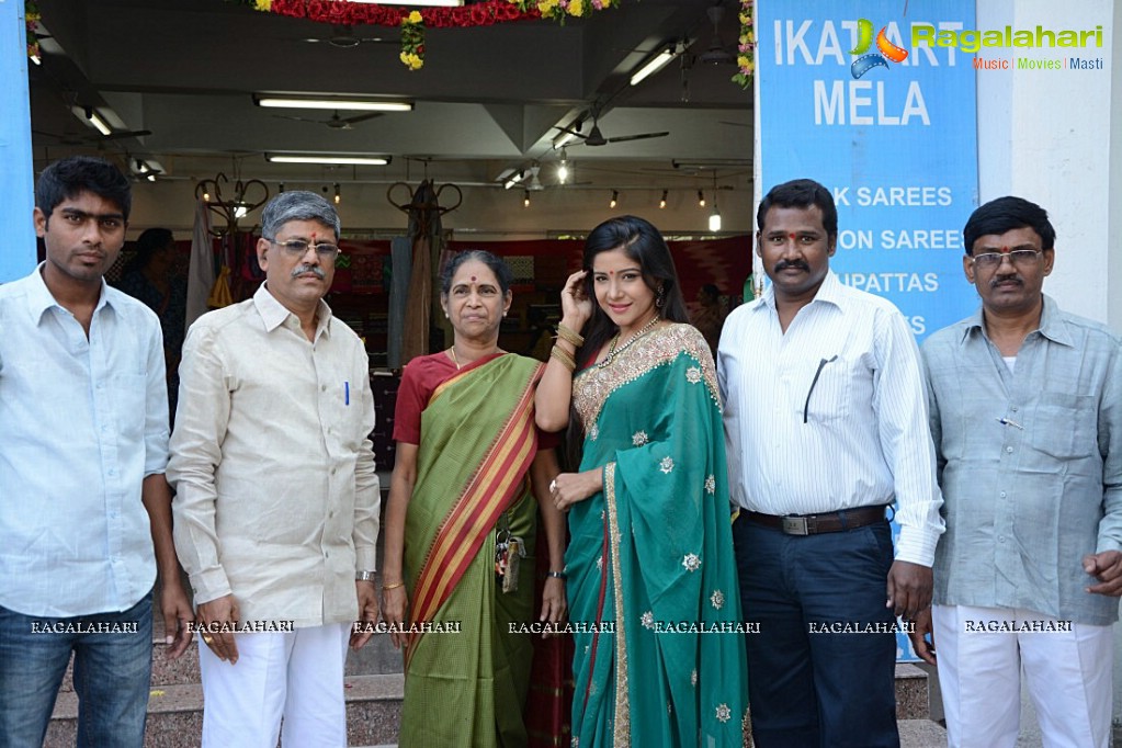 Actress Sakshi Agarwal inaugurates Pochampally IKAT Art Mela at Chennai