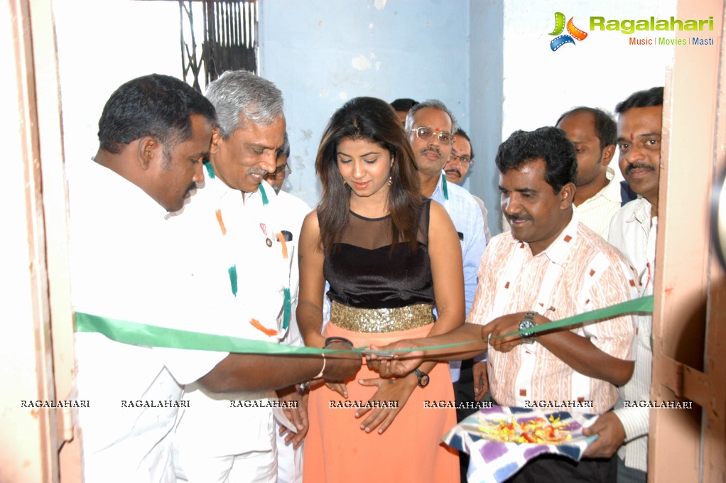 Geethanjali Thasya launches Pochampally IKAT Art Mela in Hyderabad