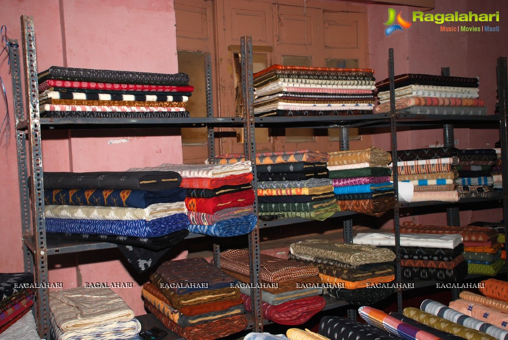 Geethanjali Thasya launches Pochampally IKAT Art Mela in Hyderabad