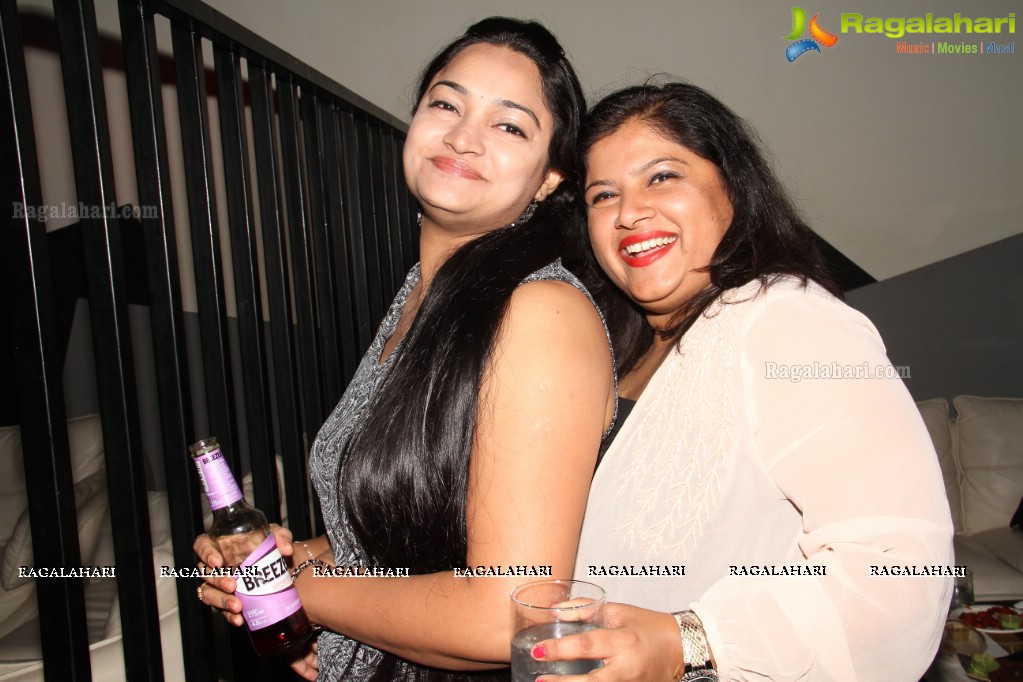 Reunion Party by Dr. Ajay Kumari Tiwari at Bottles and Chimney