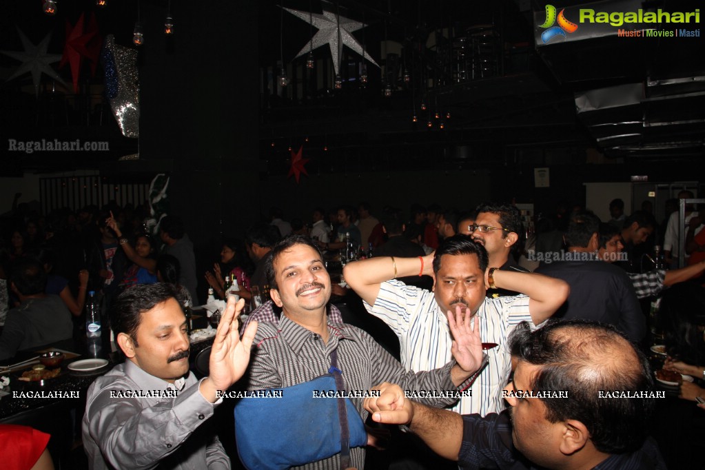 Reunion Party by Dr. Ajay Kumari Tiwari at Bottles and Chimney