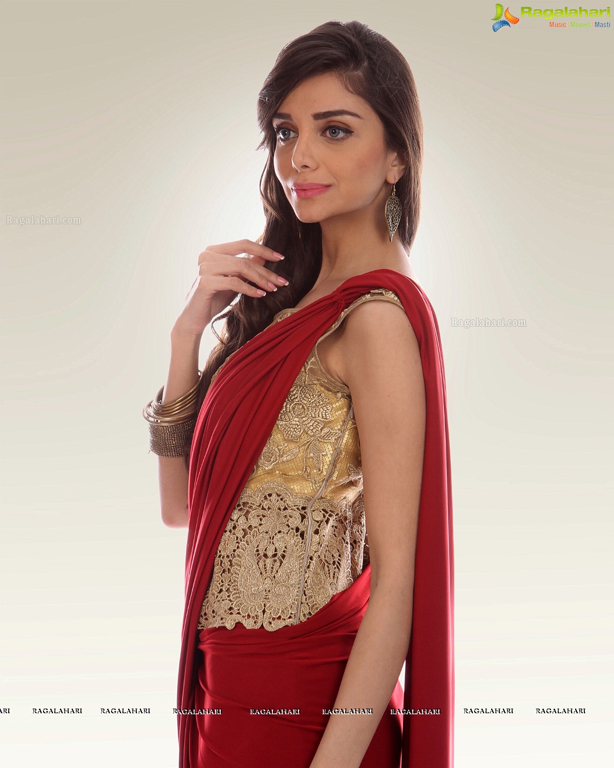 Sakhi launches the Insta Saree