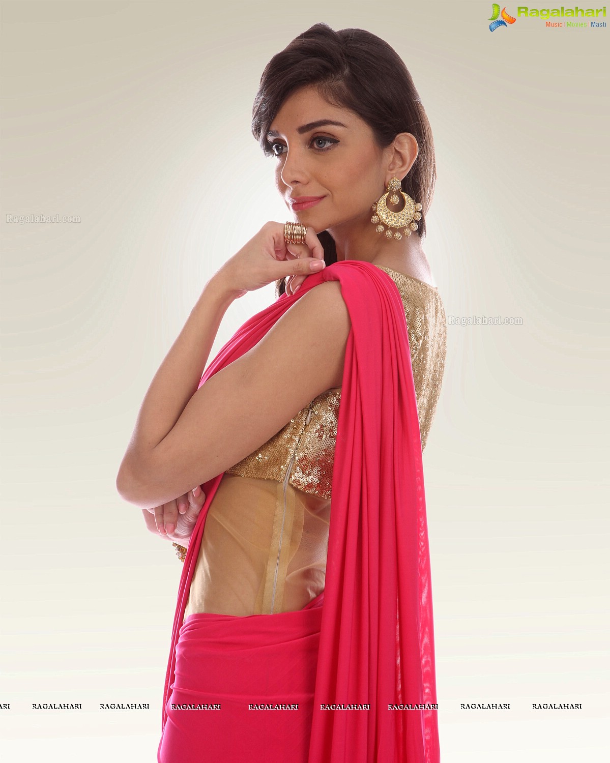 Sakhi launches the Insta Saree