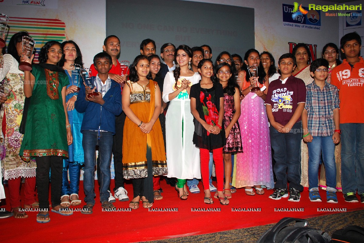 Samantha gives away Charity Awards of United Way of Hyderabad