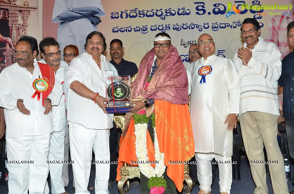 KV Reddy Award 2015 to Gunasekhar